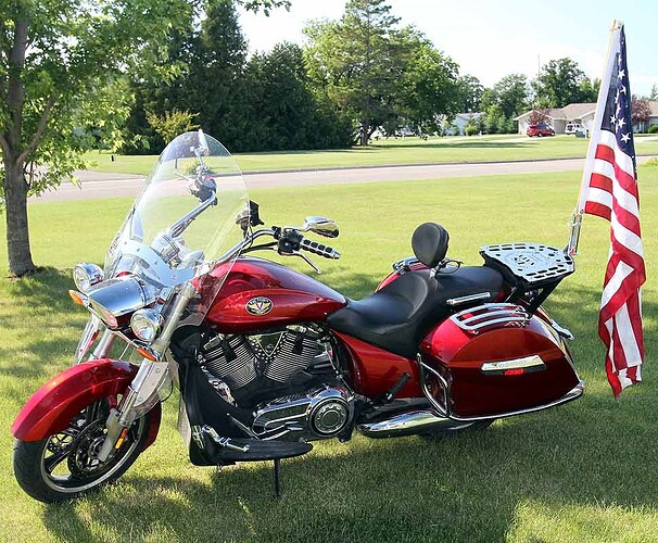 cropped_bike_with_flag