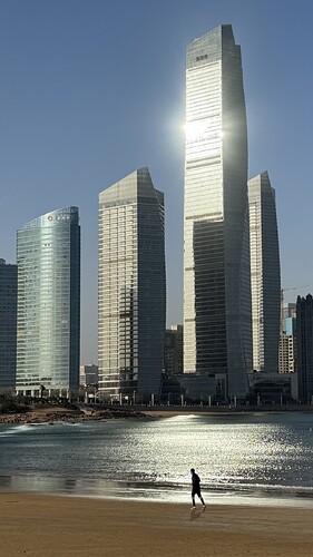 20250324_BeachJogging